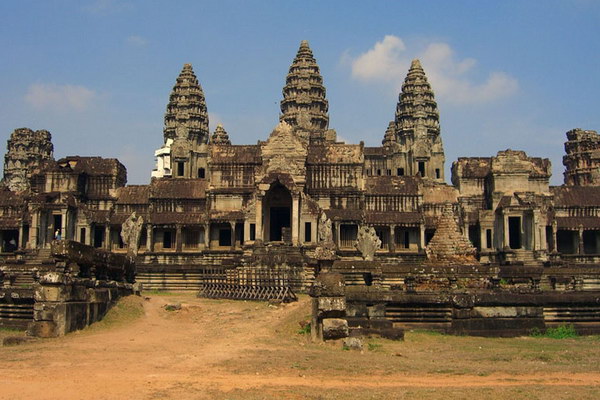 Храм Ангкор-Ват - самая большая культовая постройка в мире