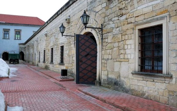 двор Збаражского замка