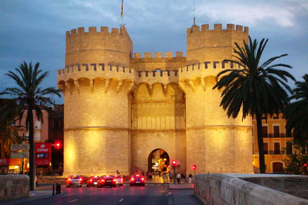 Северные городские ворота Торрес де Серрано