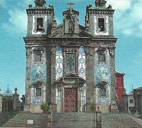 Великолепная церковь Сан-Ильдефонсо в Порту - одна из главных достопримечательностей города