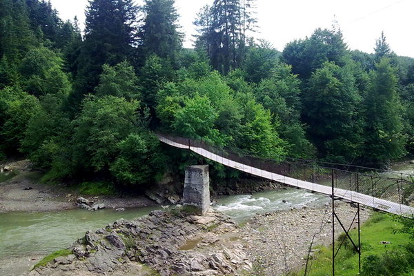 подвесной мост в селе Пистынь